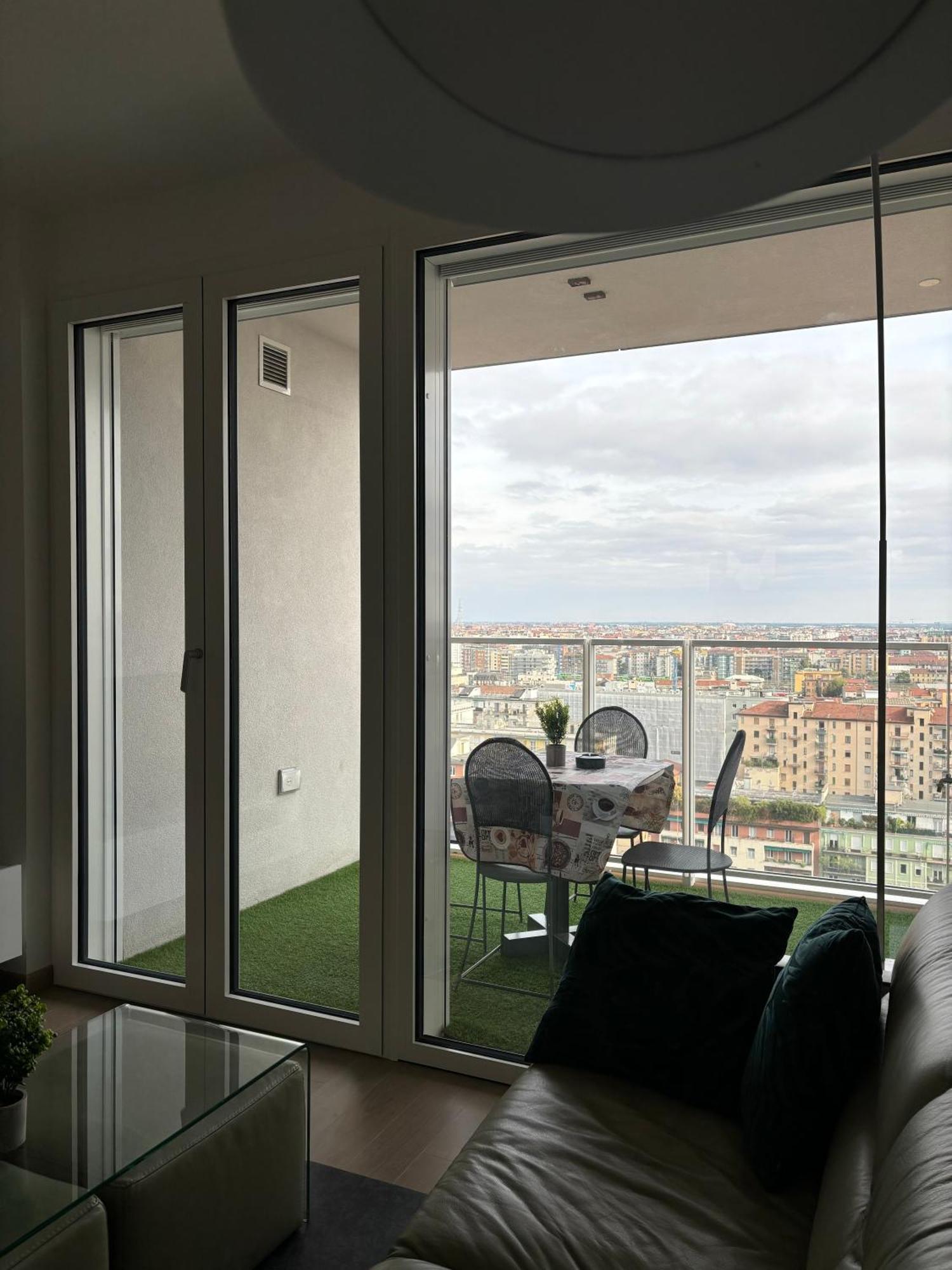 Torre Milano Skyview Suite Gym Pool & Rooftop Exterior photo